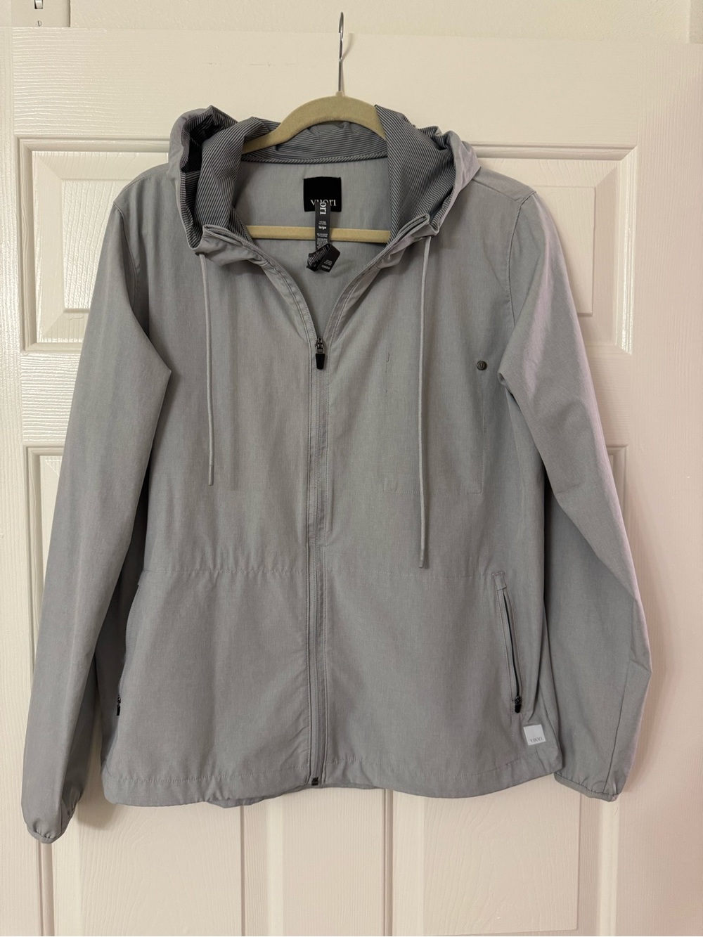 Vuori Light Gray Hooded Jacket with Cream Trim